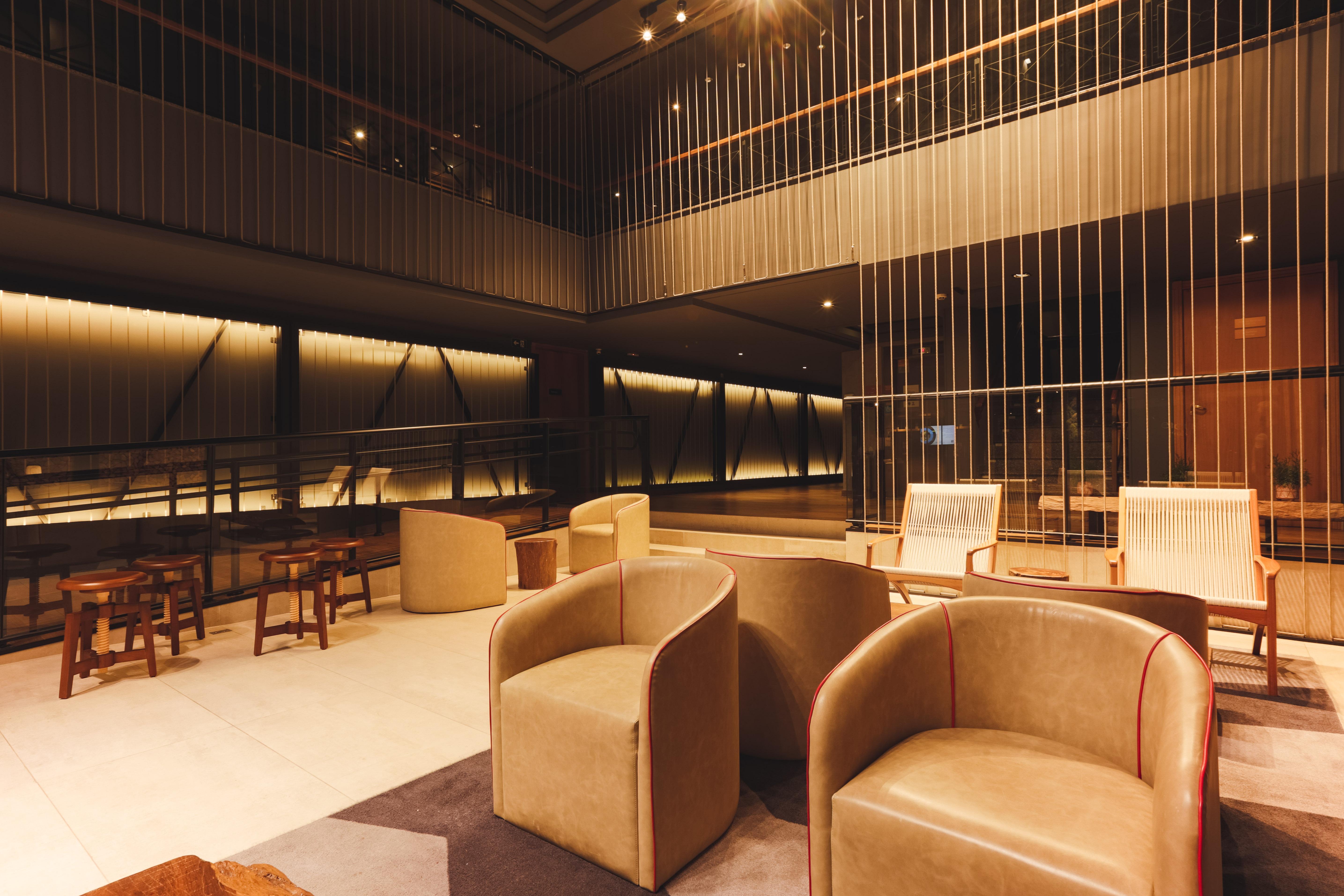 库里提巴机场美居酒店 São José dos Pinhais 外观 照片